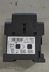 Module de contacteur de contrôle industriel SIEMENS 3RT2024-1BB40 Sirius, contrôleur de programmation PLC pour systèmes d'automatisation - Product Image 2