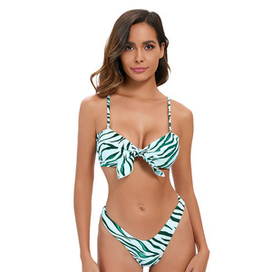 Maillot de bain moulant triangle à manches courtes à motif uni européen et américain grande taille respirant et écologique - Product Image 1