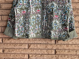 Veste Kantha matelassée en coton fait main indien, personnalisable, style patchwork, imprimé indien, gilet bohème pour femme, manteau d'hiver - Product Image 2