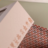 Boîte d'emballage cadeau Boîte d'emballage en papier lucarne avec impression de logo personnalisé pour poupée en peluche