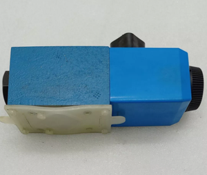 DG4V-3-2B-M-U-H7-60 Válvula Solenoide Direccional de Cuatro Vías 24VDC Hidráulica NG6 Nueva - Product Image 3
