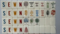 Tuiles de Mahjong Américain Personnalisées en Gros avec Règles Illustrées, Joker, Adaptées aux Débutants, Tuiles à Vent Cousues, Matériau Acrylique, Tuiles OEM