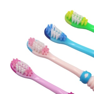 Cepillo de dientes infantil colorido con cerdas suaves y cabezal pequeño, cepillo de dientes manual para niños - Product Image 5