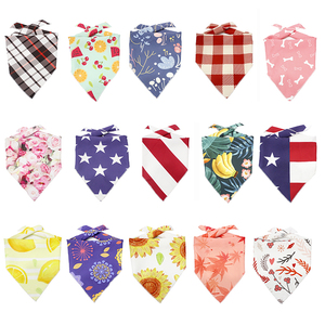 Foulard promotionnel Pet Bandanas <span class=keywords><strong>Personnalisable</strong></span> Noël <span class=keywords><strong>Chien</strong></span> Écharpe Polyester Animal <span class=keywords><strong>Bandana</strong></span> <span class=keywords><strong>pour</strong></span> Hiver Été Utilisation En Gros - Product Image 3