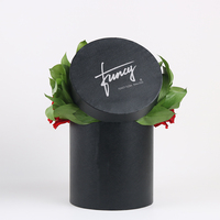 Valentijnsdaggeschenken, cadeauset, cadeauverpakking voor Valentijnsdag, geconserveerde rozen in doos