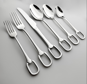 Juego de cubiertos creativo con agujeros para colgar, venta al por mayor, tenedor desechable de acero inoxidable 304, cuchara y cuchillo con pulido de espejo - Product Image 1