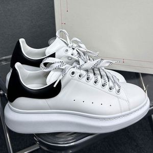 Chaussures décontractées en cuir brodé tendance grande taille pour hommes, légères et antidérapantes – Meilleures ventes - Product Image 3