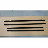 4 adet otomatik pencere contası yalıtım şeridi Ford Fiesta 2009-2014 için yeni araba pencere camları rüzgar geçirmez dekoratif contalar