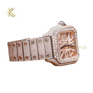 Reloj de diamantes Iced Out Moissanite con detalles impresionantes en tono dorado y diamantes brillantes para una moda glamorosa - Product Image 3