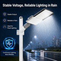 Lampadaire LED 50W à détecteur de mouvement radar et contrôle photocellule crépuscule-aube pour routes urbaines, trottoirs, jardins et aménagements paysagers