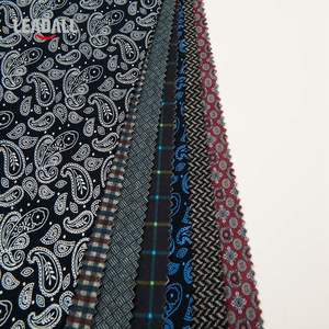 Broderie comprimée <span class=keywords><strong>sous</strong></span> le col <span class=keywords><strong>feutre</strong></span> chauffant non tissé interlignant la sensation de <span class=keywords><strong>main</strong></span> pour les costumes et les manteaux - Product Image 4