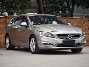 Prêt à être expédié pour <span class=keywords><strong>V60</strong></span> 2015 <span class=keywords><strong>T5</strong></span> Smart Edition Conduite à gauche Sièges en cuir Turbo SUV Voiture d'occasion - Product Image 3