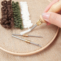 Kit de Broderie DIY avec Aiguille à Puncher, Accessoire de Couture Facile à Utiliser, Manche en Bois, Aiguilles en Acier Inoxydable Réglables, Sac de Rangement Inclus