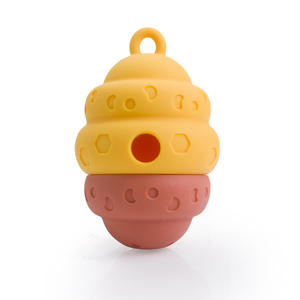 Bola de silicona multifuncional para perros y gatos, resistente a mordeduras, juguete dispensador de comida para mascotas duradero en estilo de dibujos animados para tiendas de mascotas - Product Image 6