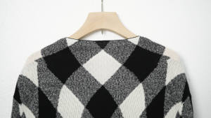 Kadın rahat 100% yün ince sonbahar kazak ücretsiz boyutu uzun kollu ince iğne örme üst renk engelleme ekip boyun ön - Product Image 3