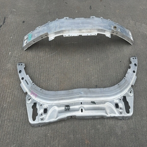 Le classique vente chaude C W205 réservoir d'eau avant cadre portique cadre serrure Machine support Anti-collision faisceau pour mercedes-benz - Product Image 4