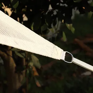 Voile d'ombrage triangulaire personnalisable en HDPE blanc pour <span class=keywords><strong>piscine</strong></span> extérieure et patio, taux d'ombrage de 95 % - Product Image 2