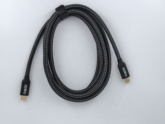 4K USB Type-C 3.2 Gen2 240W 20Gbps Nylon 1-meter Cable, Suitable for Various Type-C Mobile Devices