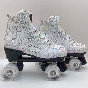 Patines de <span class=keywords><strong>Ruedas</strong></span> Dobles para Adultos y Niños de Alta Gama con Diseño Graffiti, <span class=keywords><strong>Ruedas</strong></span> de PU Brillantes, Carcasa de PVC, Gran Éxito de Ventas Transfronterizo JingYing Z3 - Product Image 5