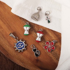 Olivia - Colgante de Acero Inoxidable con Baño de Oro de 18k, Diseño de Ojo de Gato, Mariposa, Nudo, Arquitectura de Gato, para Manualidades - Product Image 5