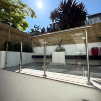 Système de balustrade moderne en acier inoxydable et verre pour extérieur, avec poteaux résistants à la rouille, pour balcon, terrasse, escalier et main courante
