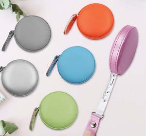 Mètre Ruban Rond en Cuir Personnalisé avec Logo en Relief, Rétractable, en PU, Revêtu de Cuir - Product Image 1