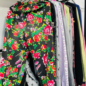 กางเกงวิ่งออกกำลังกายสีพื้น ยืดได้ เหมาะสำหรับเต้น ออกกำลังกาย สไตล์สปอร์ต ขายส่งจำนวนมาก เสื้อผ้า<span class=keywords><strong>มือ</strong></span><span class=keywords><strong>สอง</strong></span>แบบมัดรวม โรงงานแจ็ควิน ตงกวน EXP - Product Image 1
