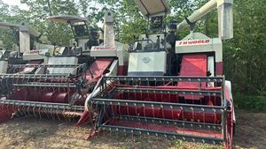 Vendita diretta di seconda mano di alta qualità macchine agricole FMWORLD Ruilong PLUS ++ 125HP mietitrebbie con grande <span class=keywords><strong>granaio</strong></span> - Product Image 6