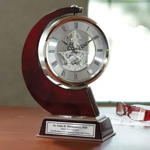 Large Gear Da Vinci Desktop Clock Which Rotates 360 Degrees with Silver Engraving Plate