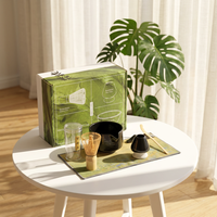 Kit d'accessoires pour la préparation du thé Matcha japonais OEM ODM, ensemble de 7 pièces en bambou, comprenant fouet Chasen, cuillère Chashaku, soucoupe, bol à thé et verseur.