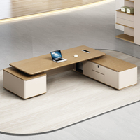 Bureau commercial moderne sur mesure avec gestion des câbles pour la fourniture de projets