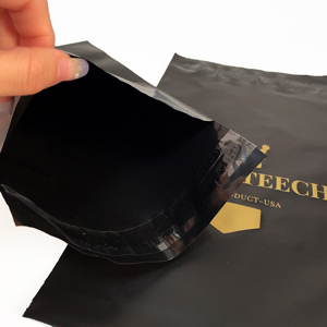 Sacs d'expédition mats noirs sur mesure 10x13 pouces, impression dorée du logo de la marque, imperméables, auto-adhésifs, pour boutique en ligne (vente en gros) - Product Image 6