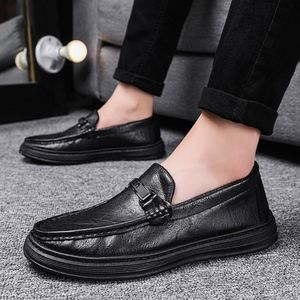 Chaussures en cuir noir pour hommes de haute qualité Business Casual Slip-On avec semelle souple bout pointu caractéristique imperméable pour l'automne - Product Image 5