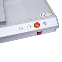 Machine de distribution de colle thermofusible semi-automatique à trois axes OSD-881 pour l'emballage de boîtes de batteries avec des matériaux en papier/bois/film