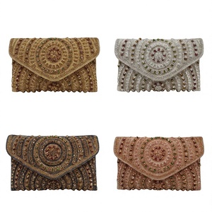 Bolso de Noche Elegante de Diseño Artesanal para Damas, Bolso de Mano para Novia, Bolso de Mano Exclusivo Hecho a Mano para Bodas - Product Image 5