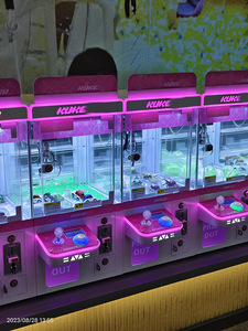 XINWA XW-003 Mini Máquina <span class=keywords><strong>de</strong></span> Garras, Grúa <span class=keywords><strong>de</strong></span> Juguetes para Niños, Máquina <span class=keywords><strong>de</strong></span> Juegos Operada con Monedas, Enchufe Estadounidense, Casa <span class=keywords><strong>de</strong></span> Muñecas, Máquina <span class=keywords><strong>de</strong></span> Juguetes Pequeña, Caja <span class=keywords><strong>de</strong></span> <span class=keywords><strong>Madera</strong></span> - Product Image 4