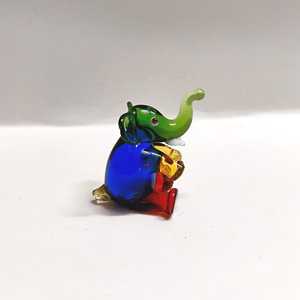 Figura de Elefante de Vidrio Soplado a Mano, Adorno Artesanal Colorido, Escultura Artística, Objeto Coleccionable Hecho a Mano, Decoración de Pascua, Rajasthan - Product Image 1