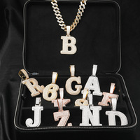 Collier à pendentif en diamant hip-hop de style européen et américain pour hommes, bijoux de niche élégants en plaqué or pour couples, vente en gros