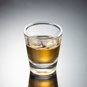 100 verres à shot transparents en forme de V personnalisés avec impression de logo, pour tequila et whisky, 2 oz - Product Image 5