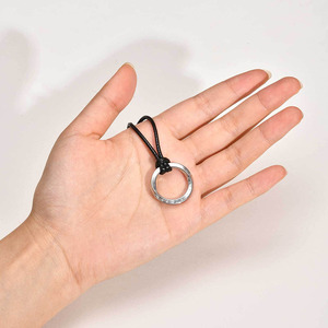 Nouveaux bijoux d'inspiration nordique à la mode hommes en acier inoxydable Viking Runes Mobius pendentif collier - Product Image 3