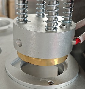 Máquina Automática de Llenado de Pistón Rotatorio con <span class=keywords><strong>Tolva</strong></span> Aislada para Máquina de Llenado de Vasos de Cubitos de Hielo - Product Image 3