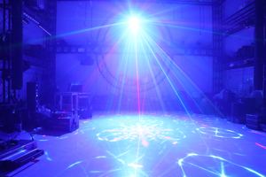 Haz de luz láser verde rojo y RGBW que emite colores para discoteca fiesta escenario DJ pista de baile - Product Image 5