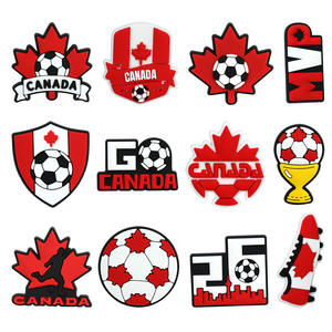 Breloques de chaussures de football en PVC personnalisées avec logo feuille d'érable, épinglettes à motif de football personnalisées pour les fans de sport canadiens, souvenirs - Product Image 1