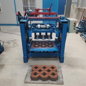 Petite machine à briques manuelle automatique équipement de briques de construction autonome rurale - Product Image 2