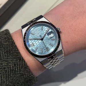 Montre automatique de style aventure pour homme Montre d'extérieur en acier inoxydable rouge - Product Image 2