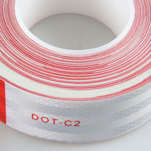 Nastro Riflettente Autoadesivo Microprismatico Rosso-Bianco DOT-c2 Materiale Retroriflettente per Sicurezza Stradale dei Veicoli - Product Image 5