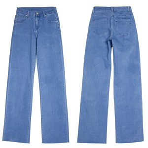 Jeans Anchos Elásticos para Mujer, Talla Grande, Color Azul Lavado, Estilo Casual de Invierno con Decoración de Botones y Borlas, Diseño Sólido - Product Image 1