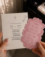 Tarjeta de Invitación de Boda de Papel de Algodón Texturizado con Estampado Floral Rosa y Blanco de Lujo, con Cinta Decorativa y Impresión Personalizada