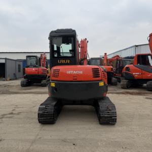 Excavadora de Cadenas Hitachi ZX55 Original de Segunda Mano con Motor, Caja de Cambios y Bomba - Modelo 2023, 6 Meses de Garantía, Buen Estado de Funcionamiento - Product Image 3