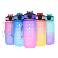Bouteille d'eau motivante de 600 ml sans BPA en PC, bouteille de sport dégradée avec marqueur de temps et couvercle à clapet pour la gym, le fitness, les activités de plein air et les voyages